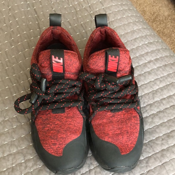 WMNS Nike City Loop - Picture 3 of 3